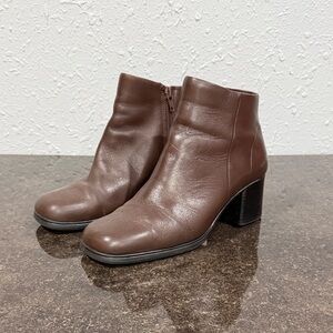 Thom McAn Ankle Boots Womens Size 6 W Brown Ursula Leather Block Heel Boots